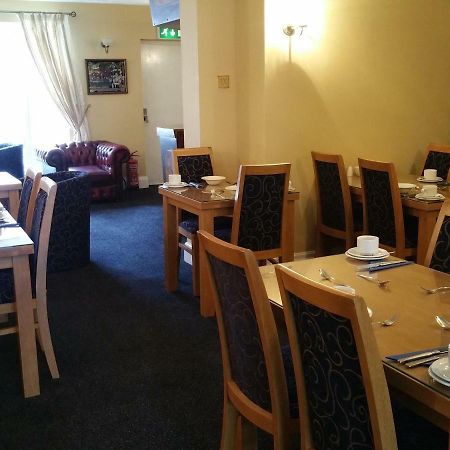 Courtneys Of Gynn Square Bed & Breakfast Blackpool Bagian luar foto