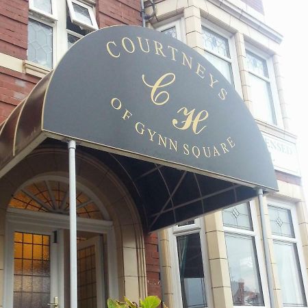 Courtneys Of Gynn Square Bed & Breakfast Blackpool Bagian luar foto
