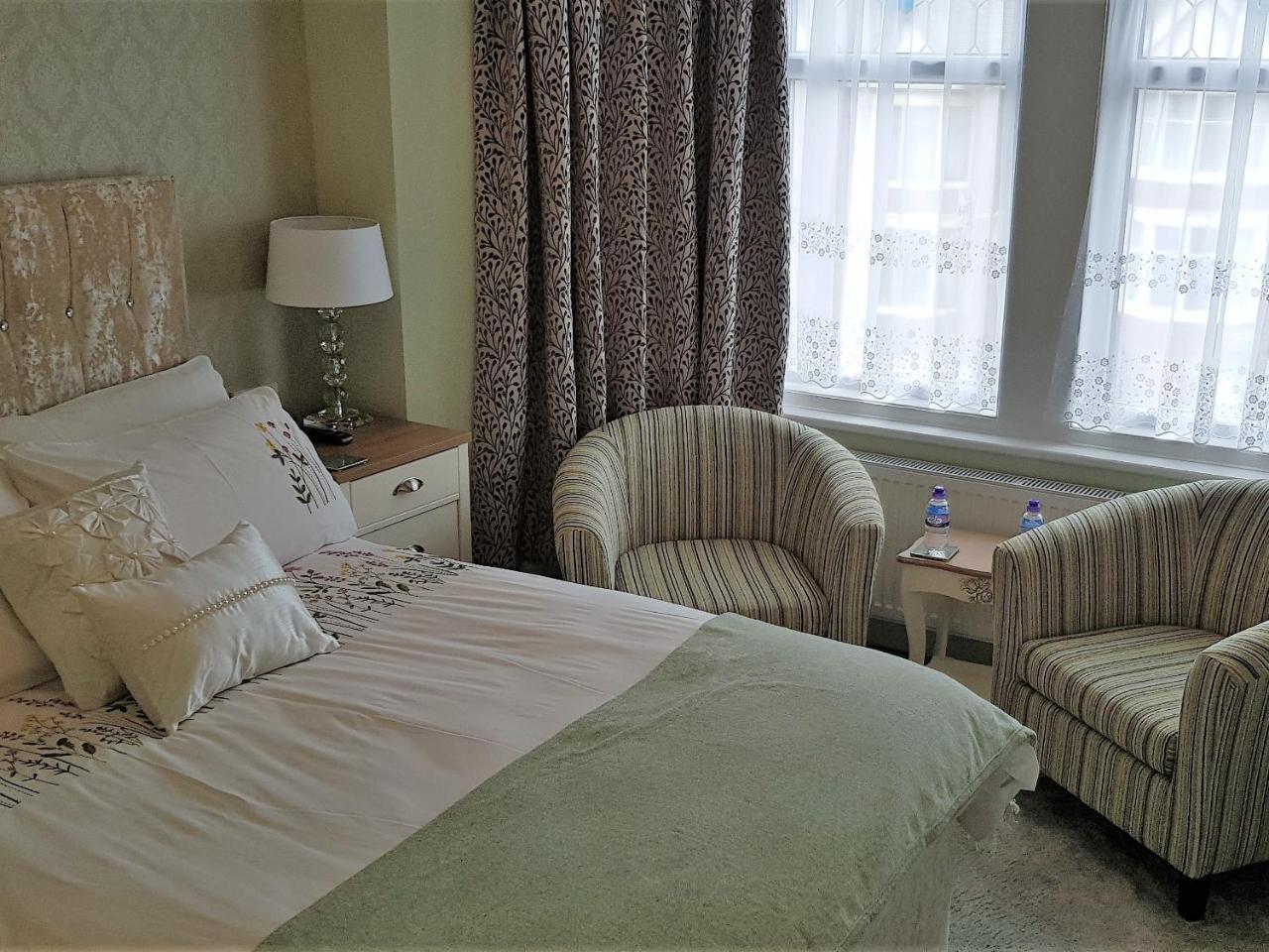 Courtneys Of Gynn Square Bed & Breakfast Blackpool Ruang foto