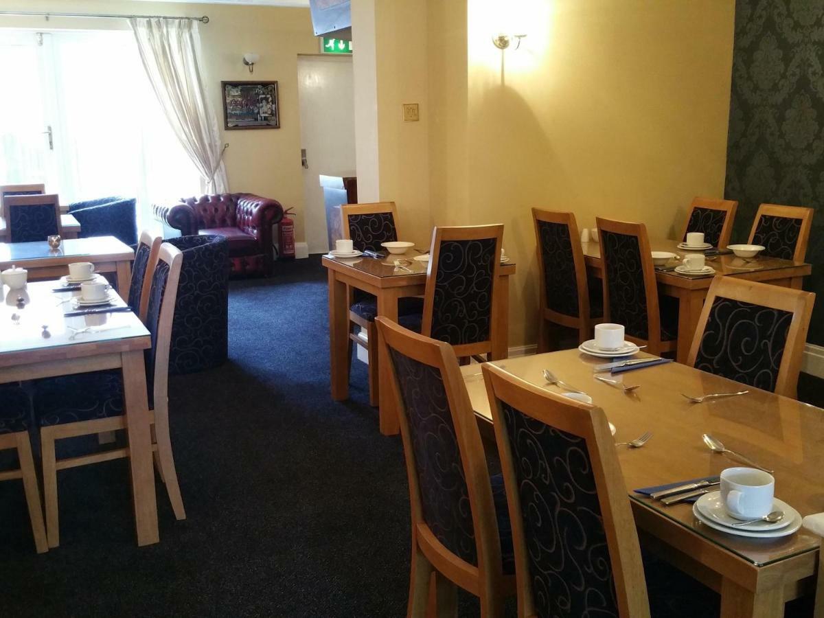 Courtneys Of Gynn Square Bed & Breakfast Blackpool Bagian luar foto