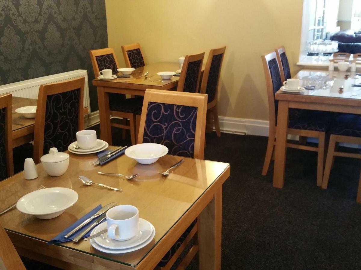 Courtneys Of Gynn Square Bed & Breakfast Blackpool Bagian luar foto