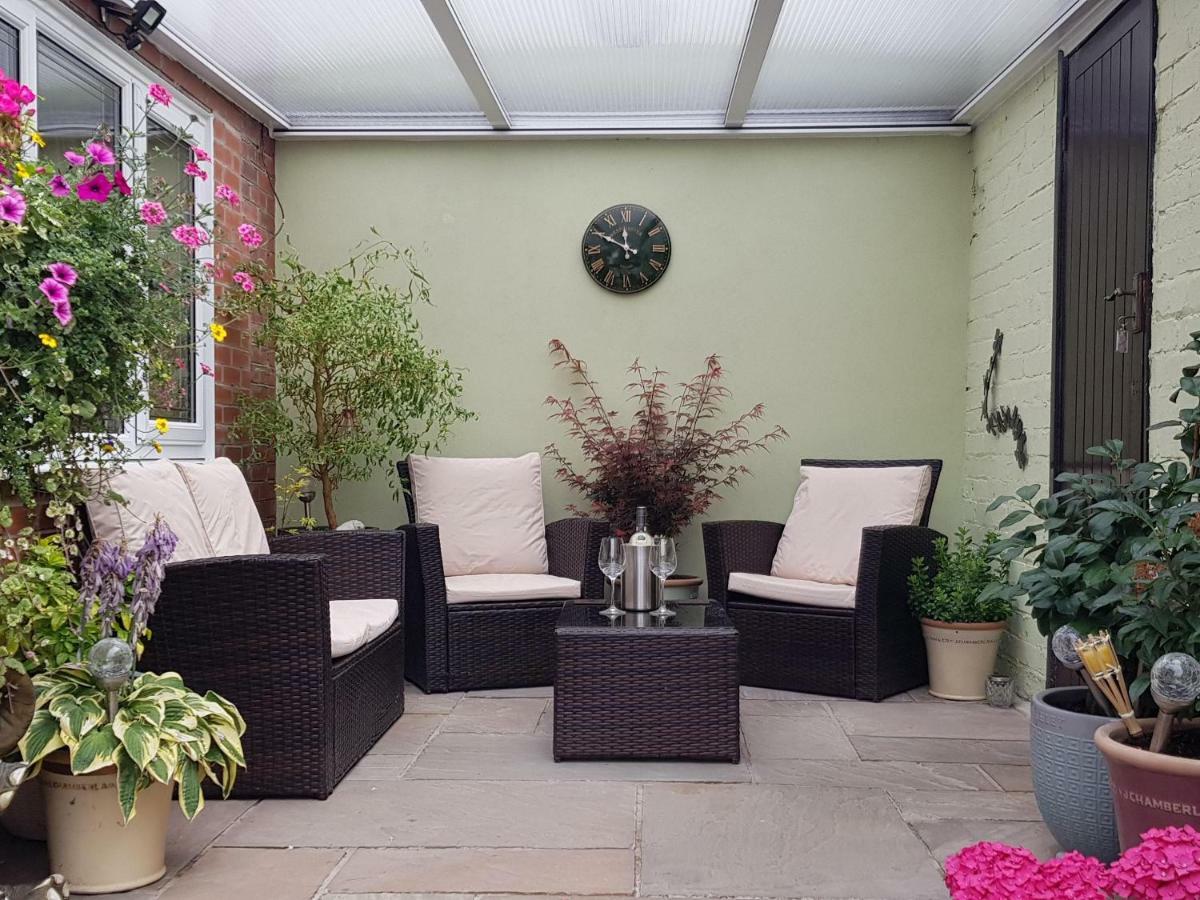 Courtneys Of Gynn Square Bed & Breakfast Blackpool Bagian luar foto